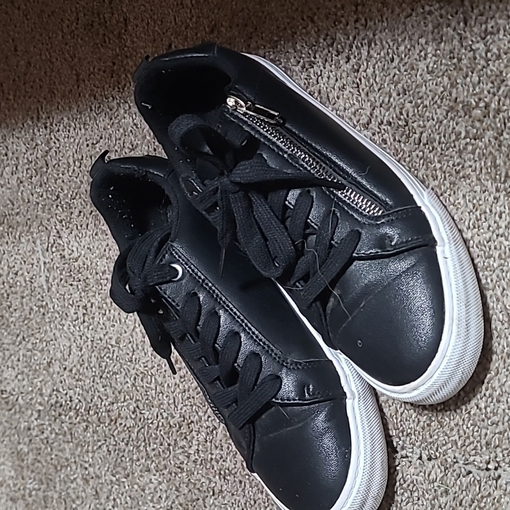 Lilly Morgan size 6 children's shoes
